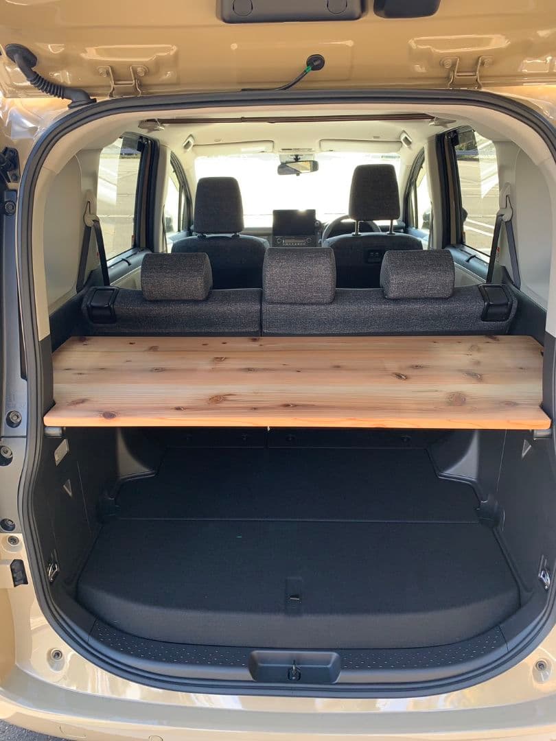 新型シエンタ　ラゲッジボード