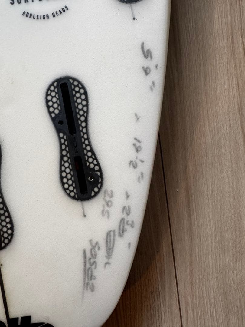 DHD 3DX ショートボード 5'9 FCSフィン リーシュコードカバーセット