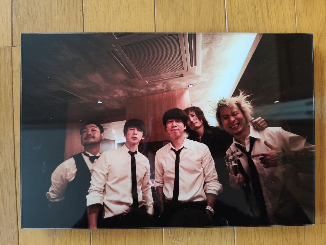 the hiatus アクリル額装