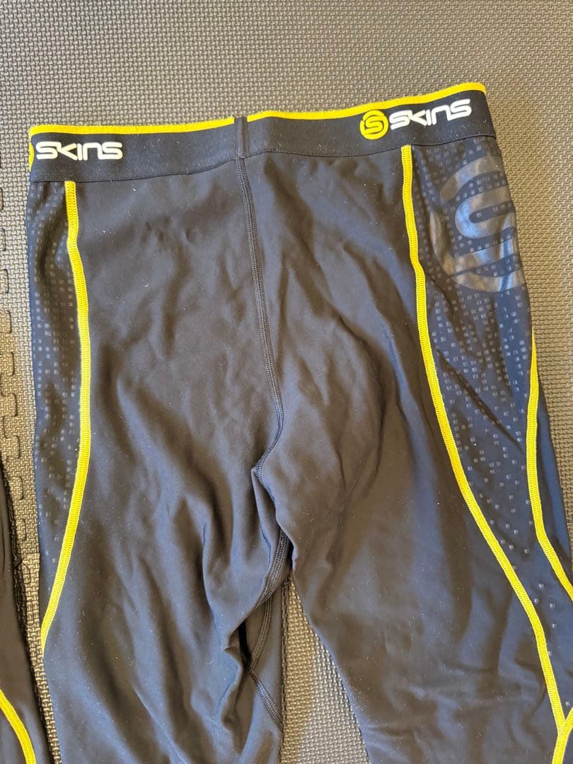 SKINS A200 コンプレッションウェア Lサイズ ハーフジップ 上下セット