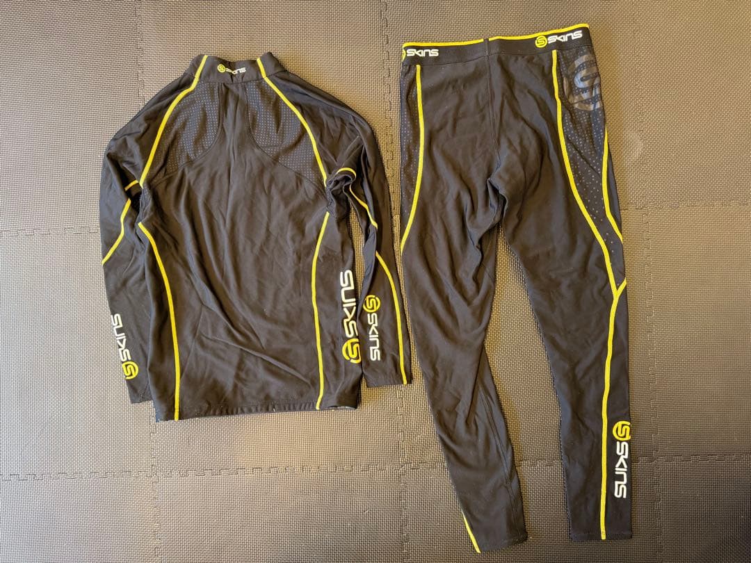 SKINS A200 コンプレッションウェア Lサイズ ハーフジップ 上下セット