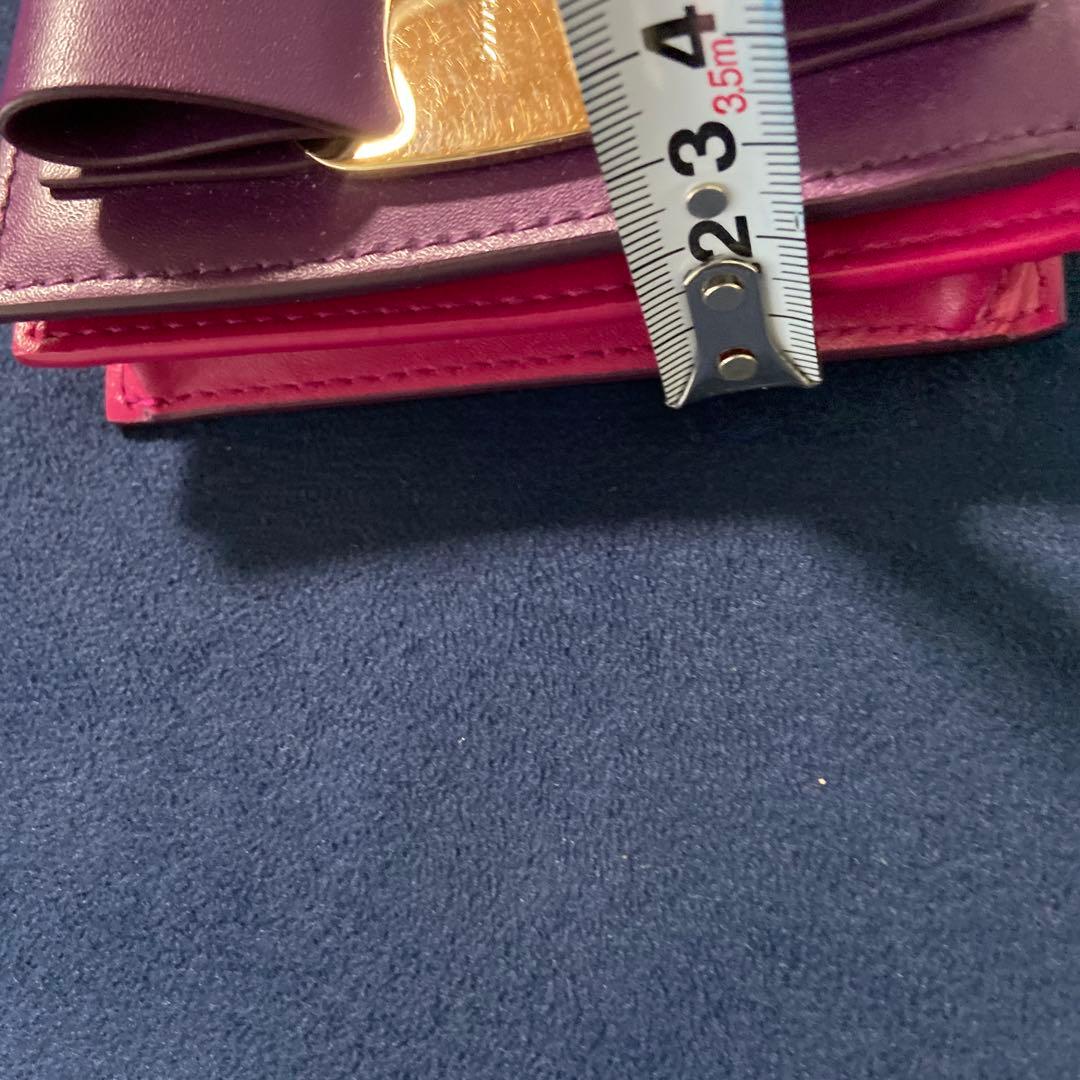 超美品　希少 フェラガモ　コンパクト　二つ折り財布