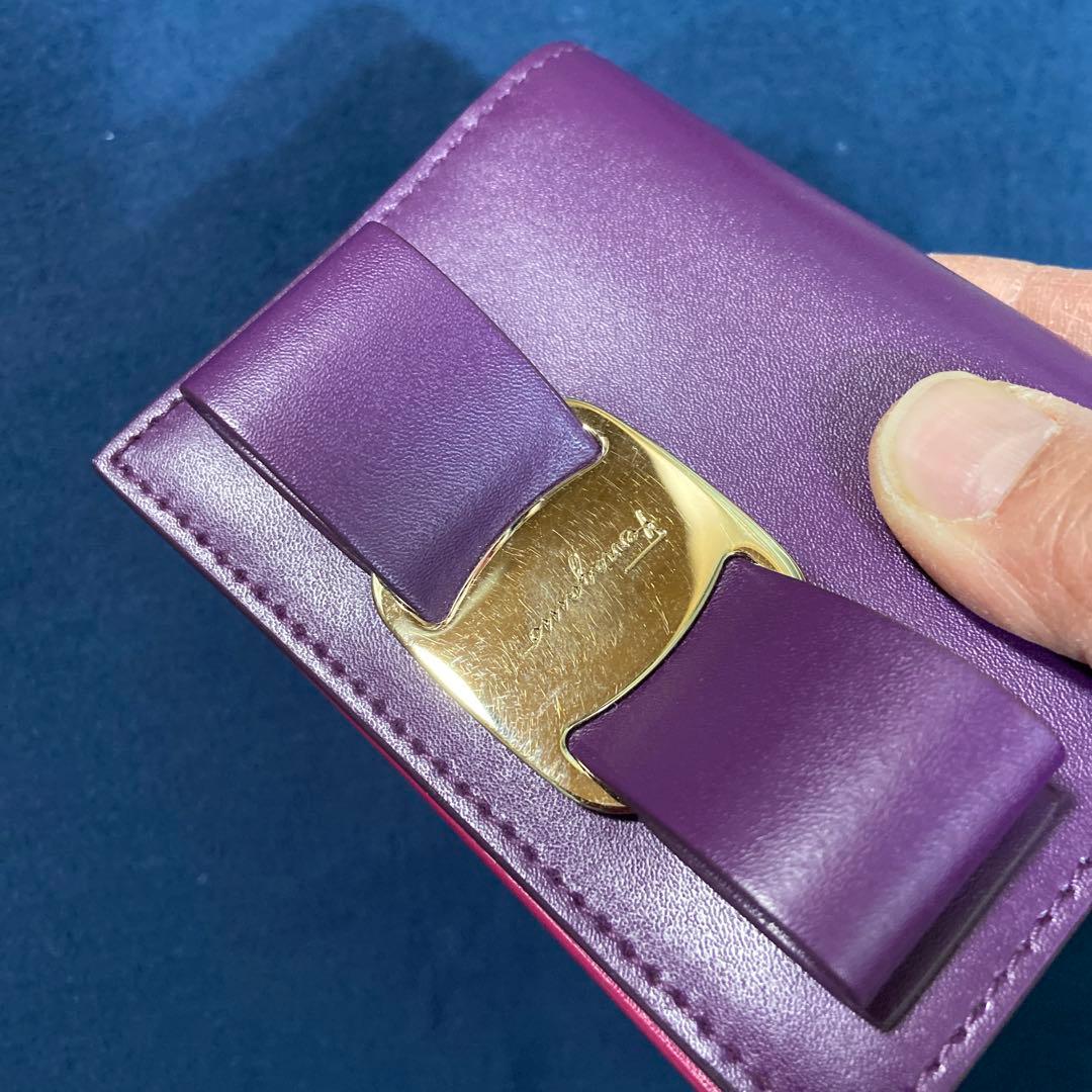 超美品　希少 フェラガモ　コンパクト　二つ折り財布