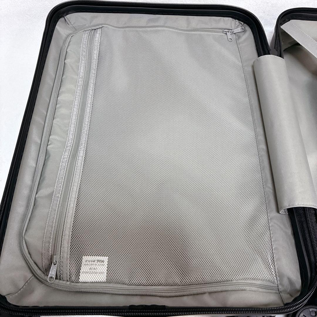 無印良品 スーツケース ブラック　4輪　ハードケース 36リットル