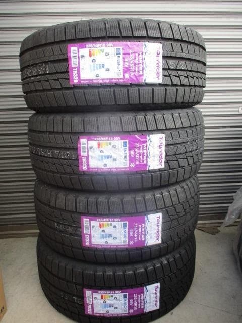 送料込み☆新品スタッドレス 235/45R18☆4本 カムリ