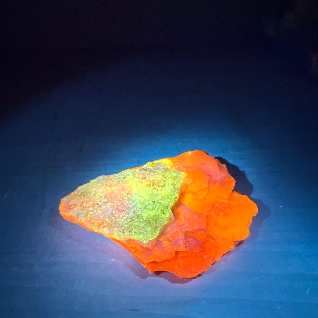 松田 北海道石　然別オパール　蛍光オパール116g