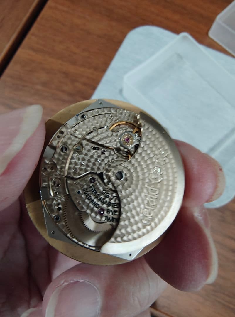 BVLGARIジェンタ オクトバイレトロムーブメントサファイアガラス2枚パッキン