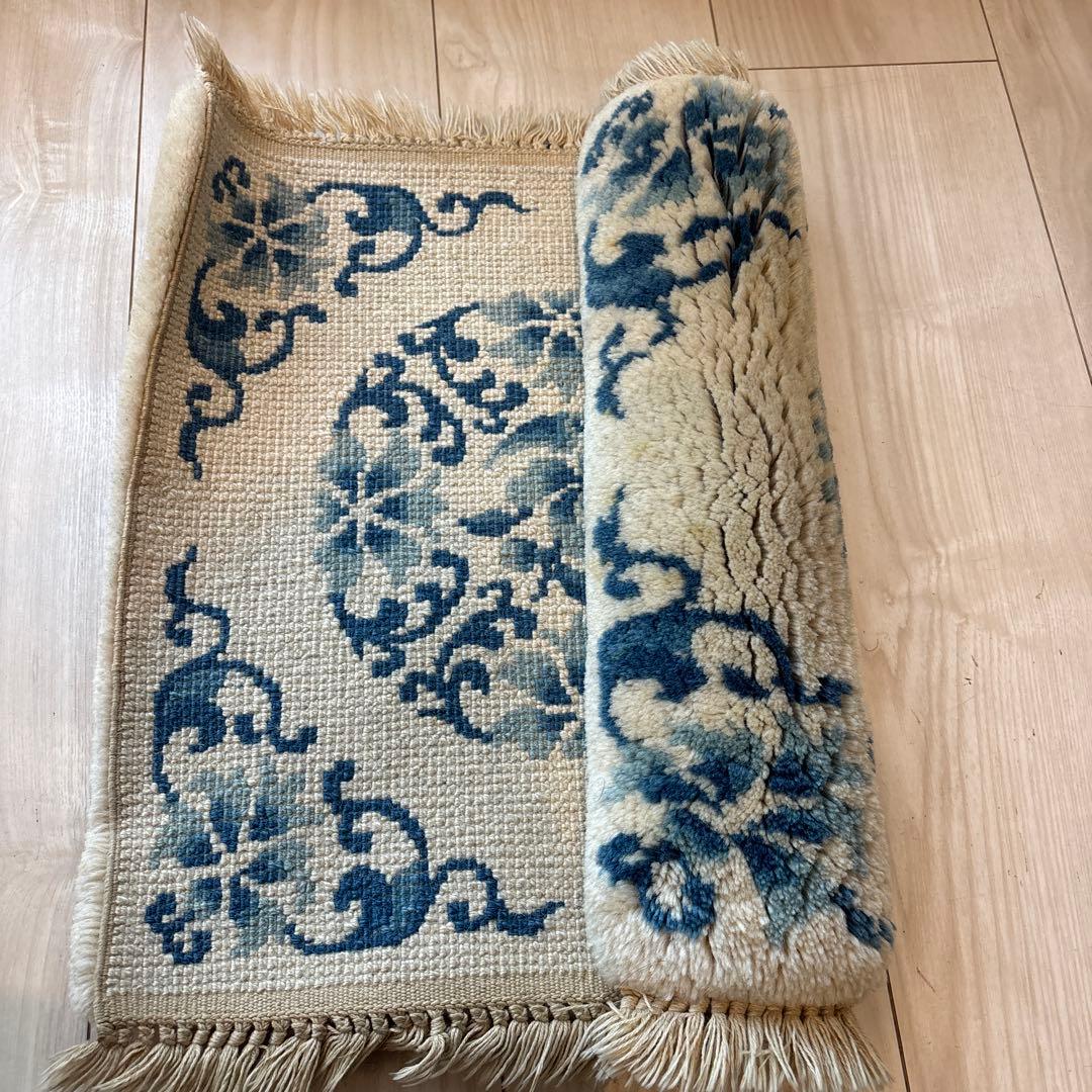 MUNI CARPETS 花柄チェアラグ アイボリー/ネイビー　廃盤サイズ　ムニ