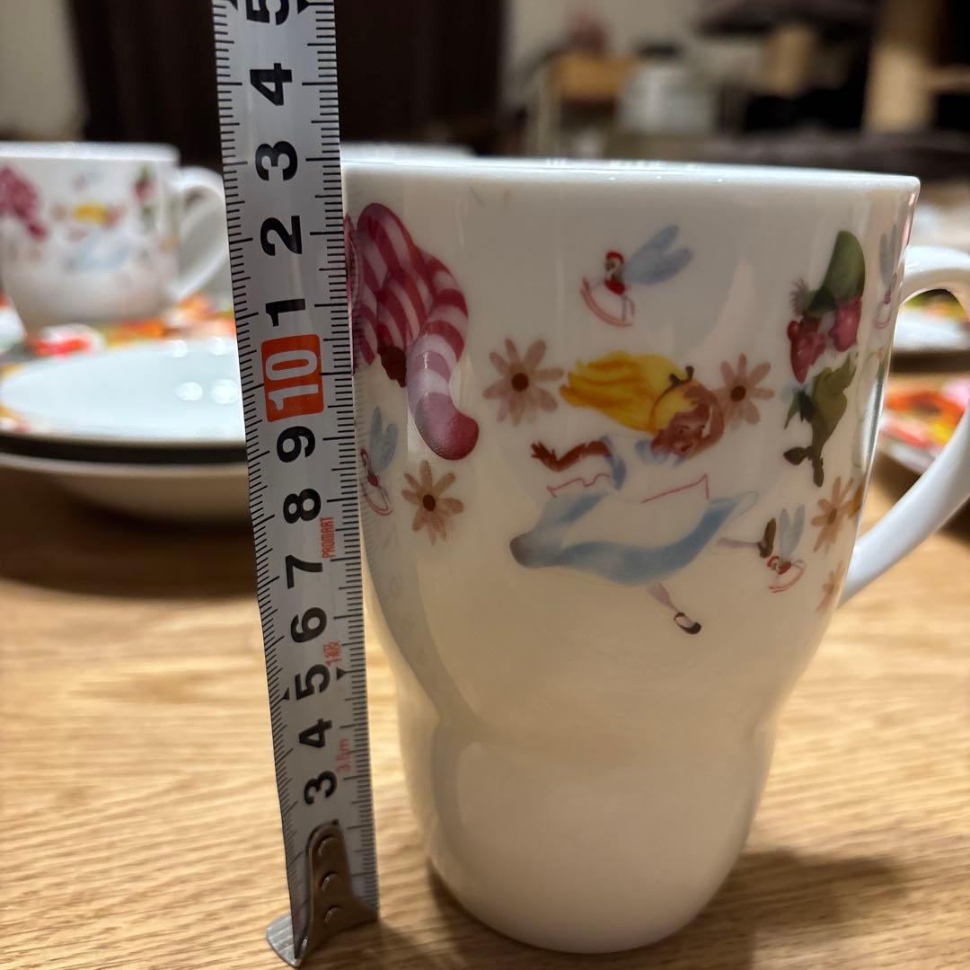 ディズニー食器セット　不思議の国のアリス