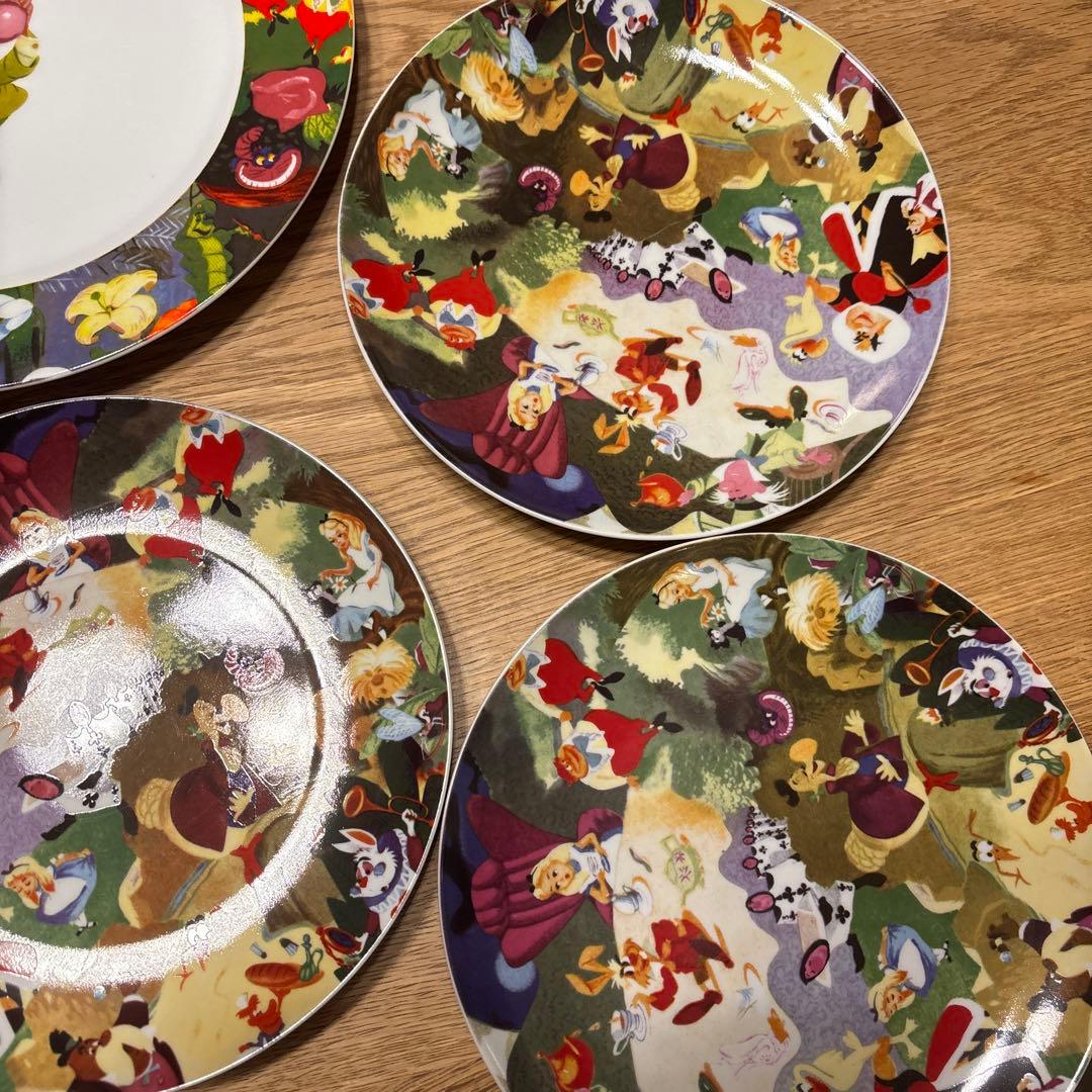 ディズニー食器セット　不思議の国のアリス