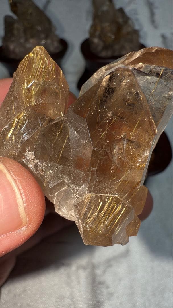 ③ブラジル産 タイチンルチルクォーツ マスター 原石クラスター 特注手彫専用台座