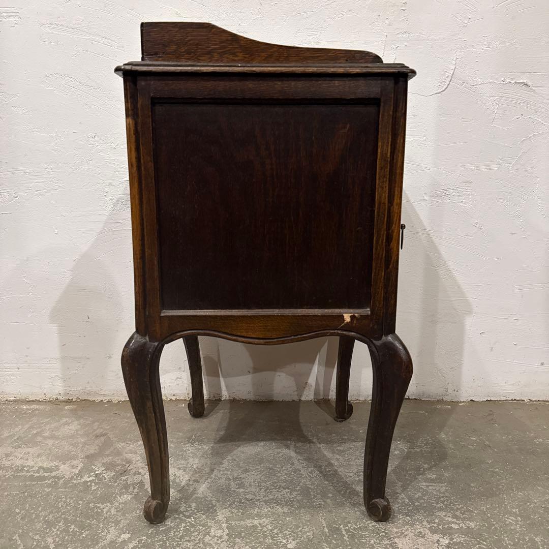 年末年始saleヴィンテージ　木製サイドテーブル　扉収納付き