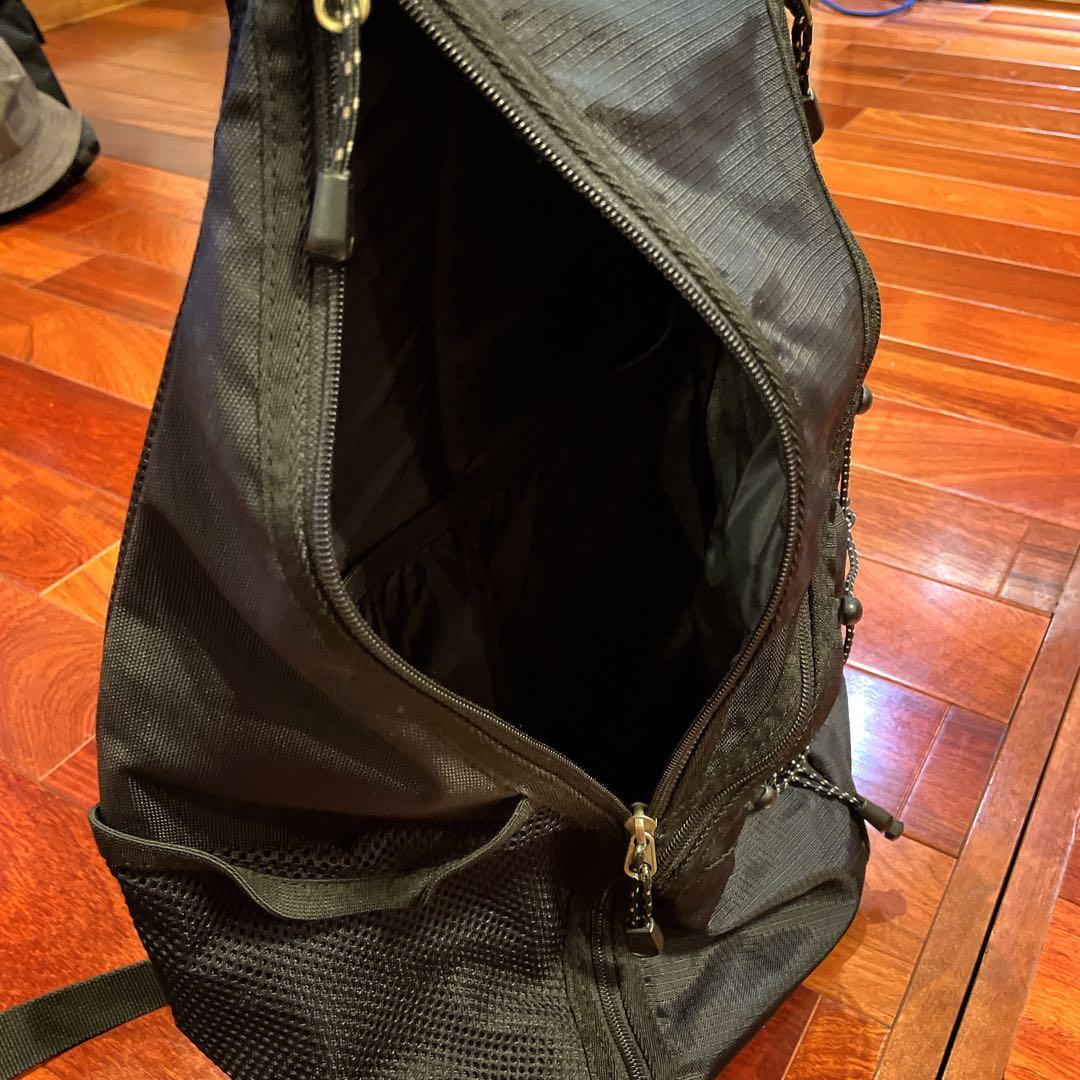 Coleman ワンショルダー ブラック y2k ナイロン コールマン 黒 刺繍