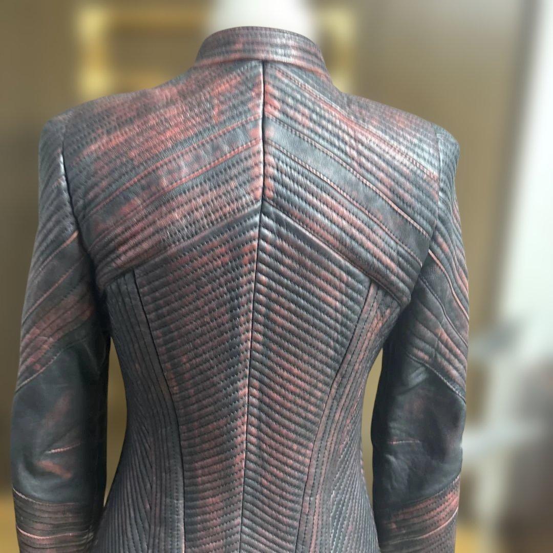 ジャストカバリ　スタッズ装飾タイトフィットレザージャケット