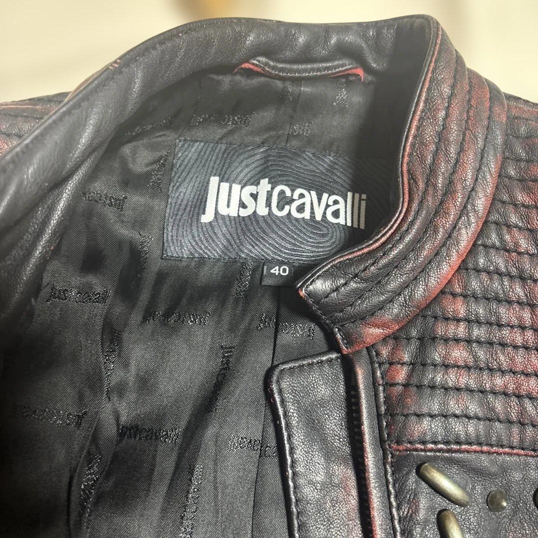 ジャストカバリ　スタッズ装飾タイトフィットレザージャケット