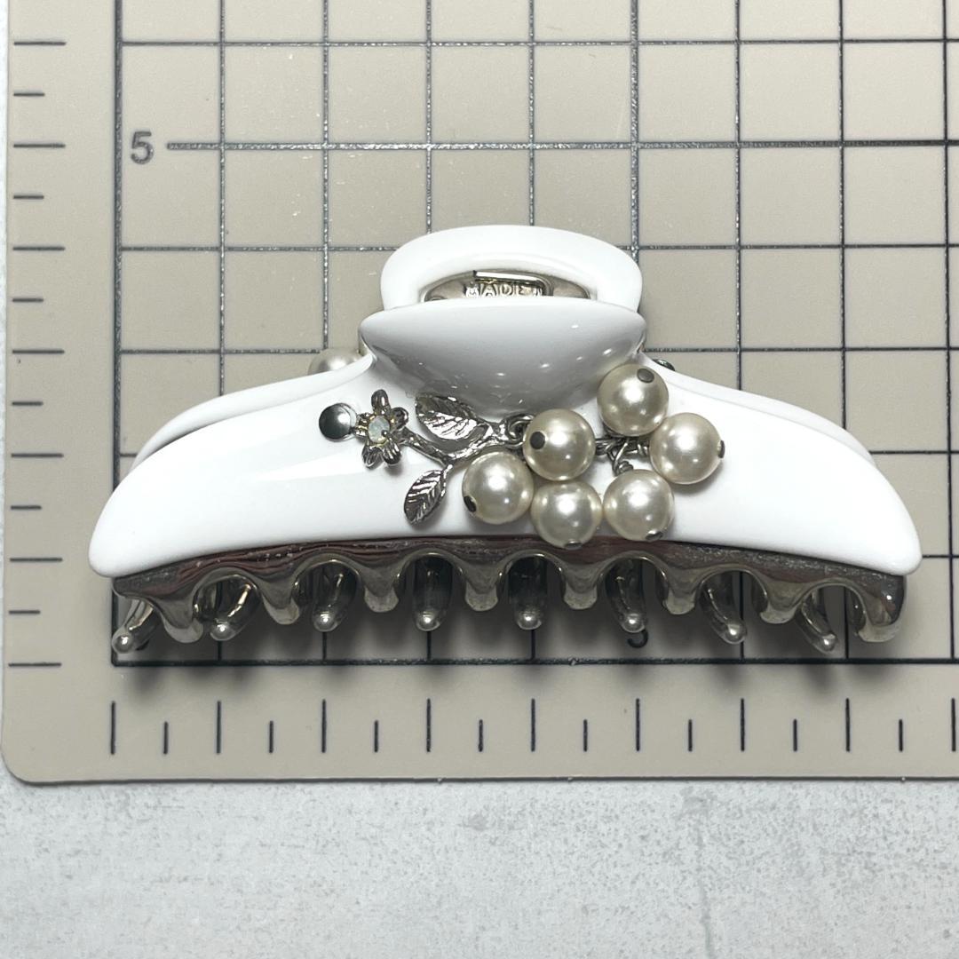 acca アッカ ヘアクリップ Mサイズ ミドル パール装飾 ホワイト シルバー