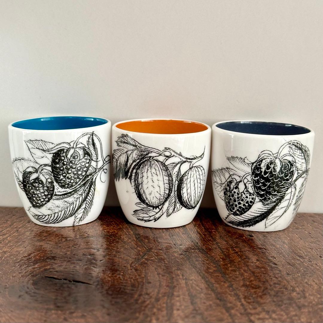 007 スージークーパー　ブラックフルーツ3個セット　エッグカップ