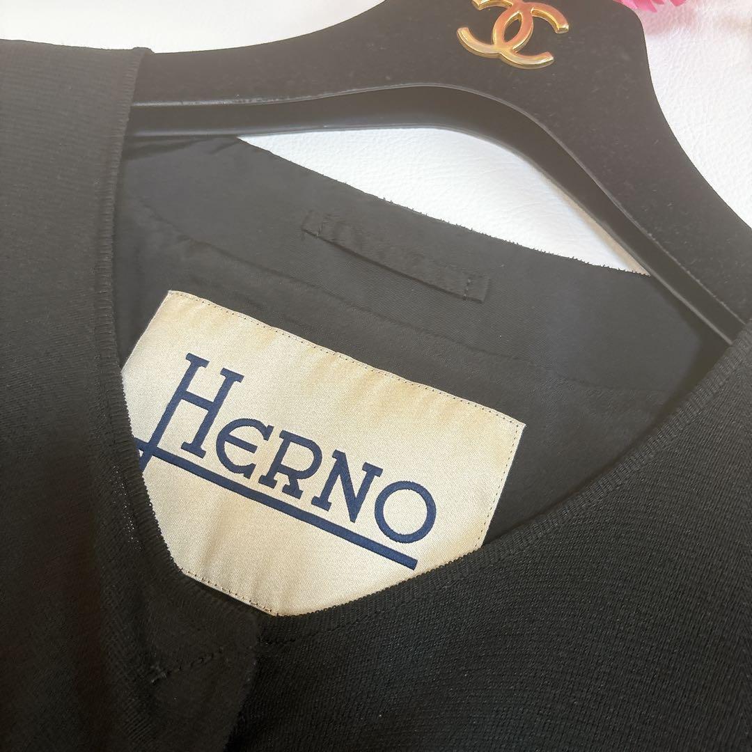 美品☆HERNO ヘルノ ノーカラーコート 異素材切替 ロゴプレート付き