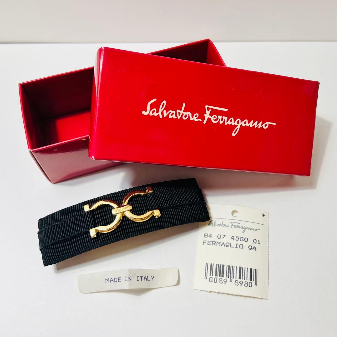 フェラガモ　バレッタ　ブラック×ゴールド　ガンチーニ