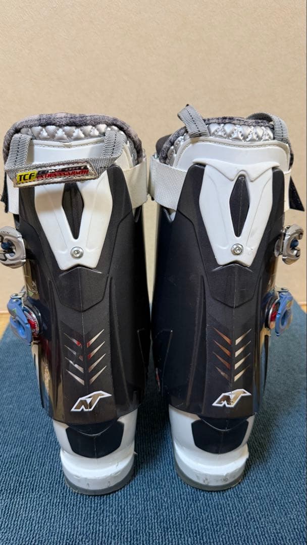 ノルディカ スポーツマシン 65W スキーブーツ 袋付き