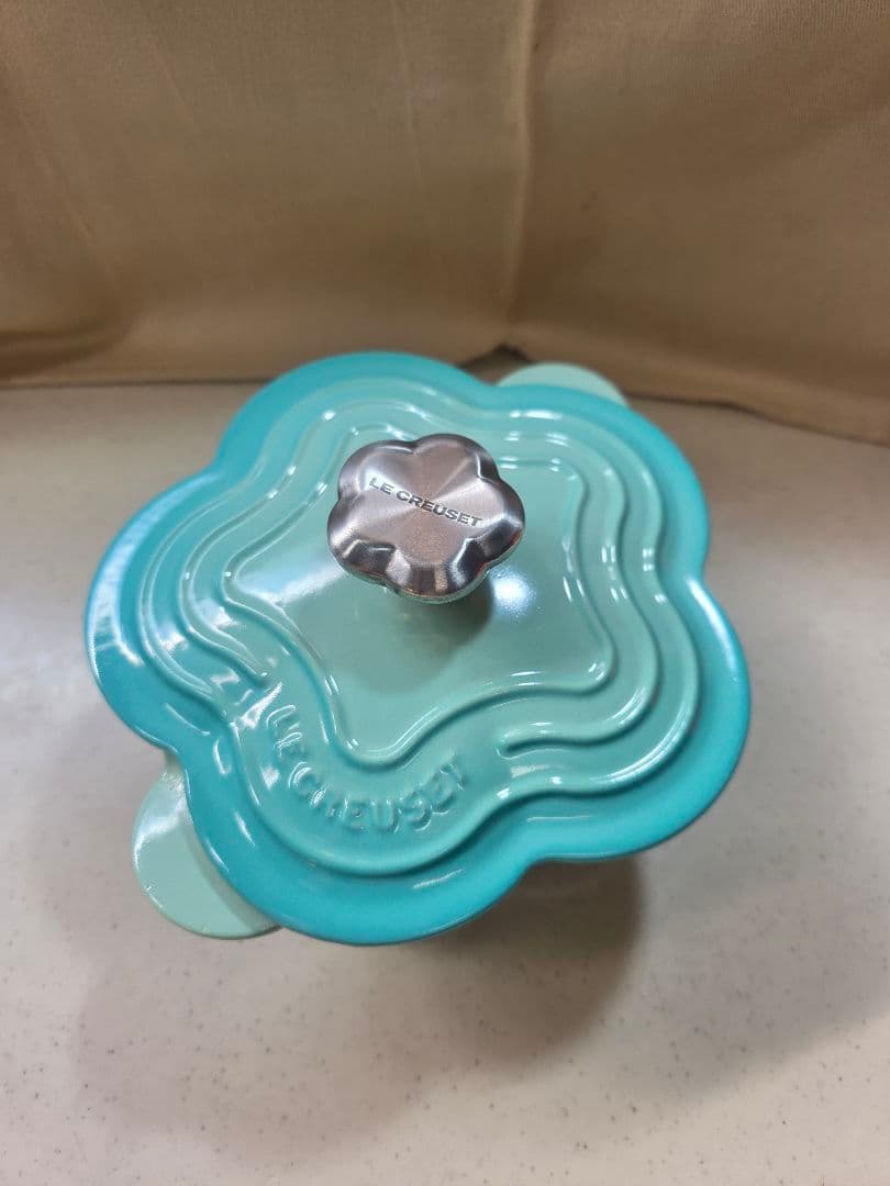 ル・クルーゼ　ココットフルール　プチ　16cm