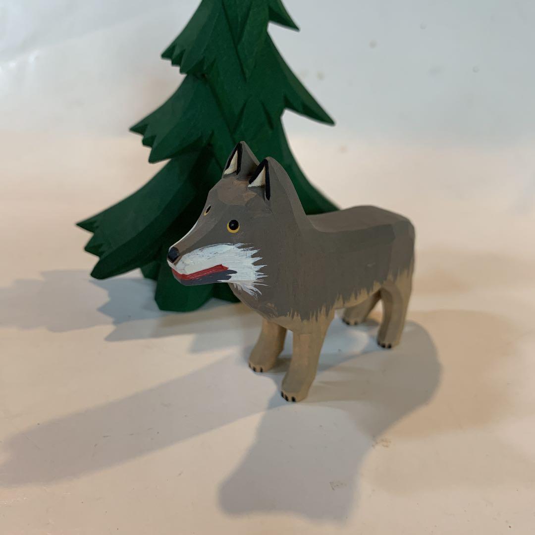 アトリエニキティキ　ドイツ　ハーン社　木彫り人形　オオカミ