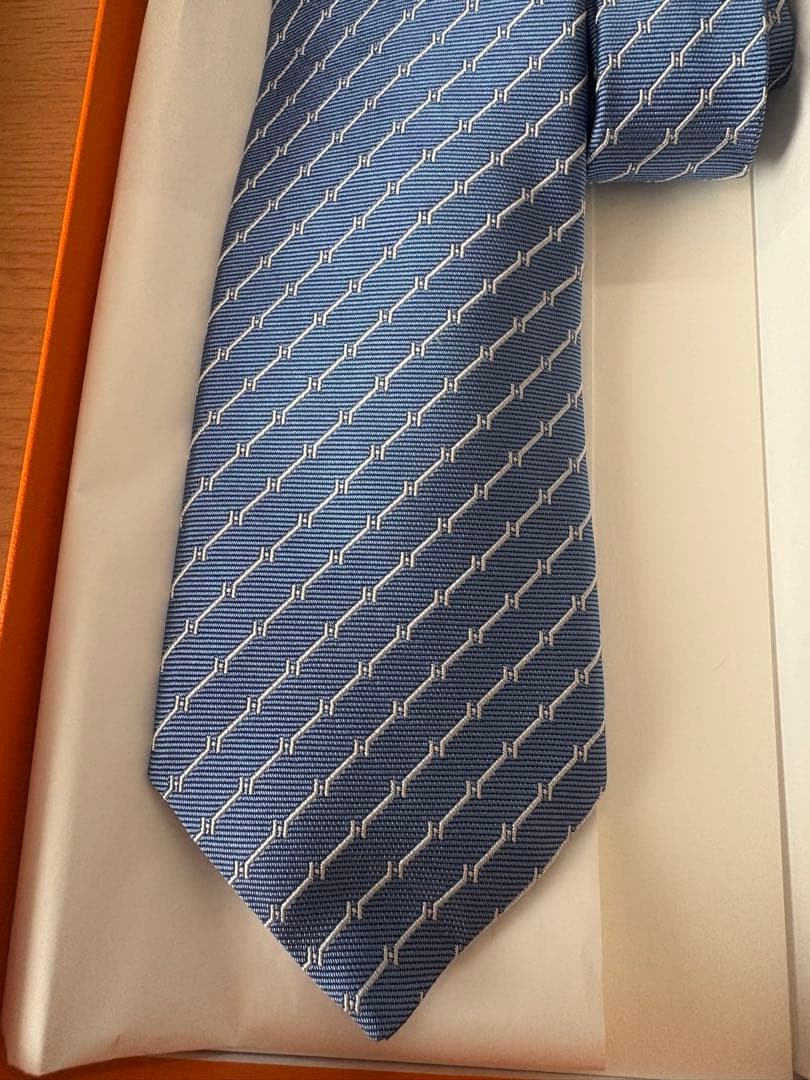 【未使用品】HERMES ネクタイ　ライトブルー　クリスマス　プレゼント　ご褒美