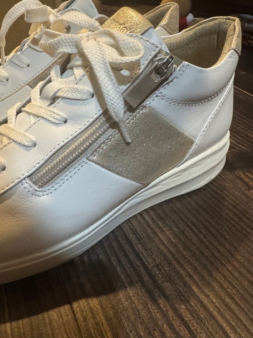 asics ウォーキング 新品pedala 24.5 ホワイト　最終お値下げ