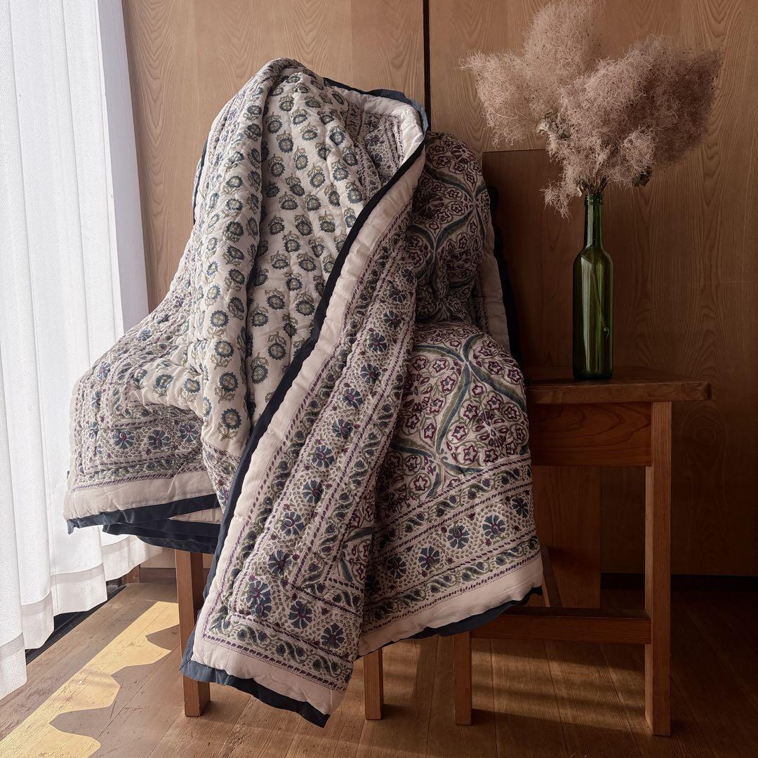 未使用※大判　インド ブロックプリント 中綿入りキルト 　アラベスク　マルチラグ