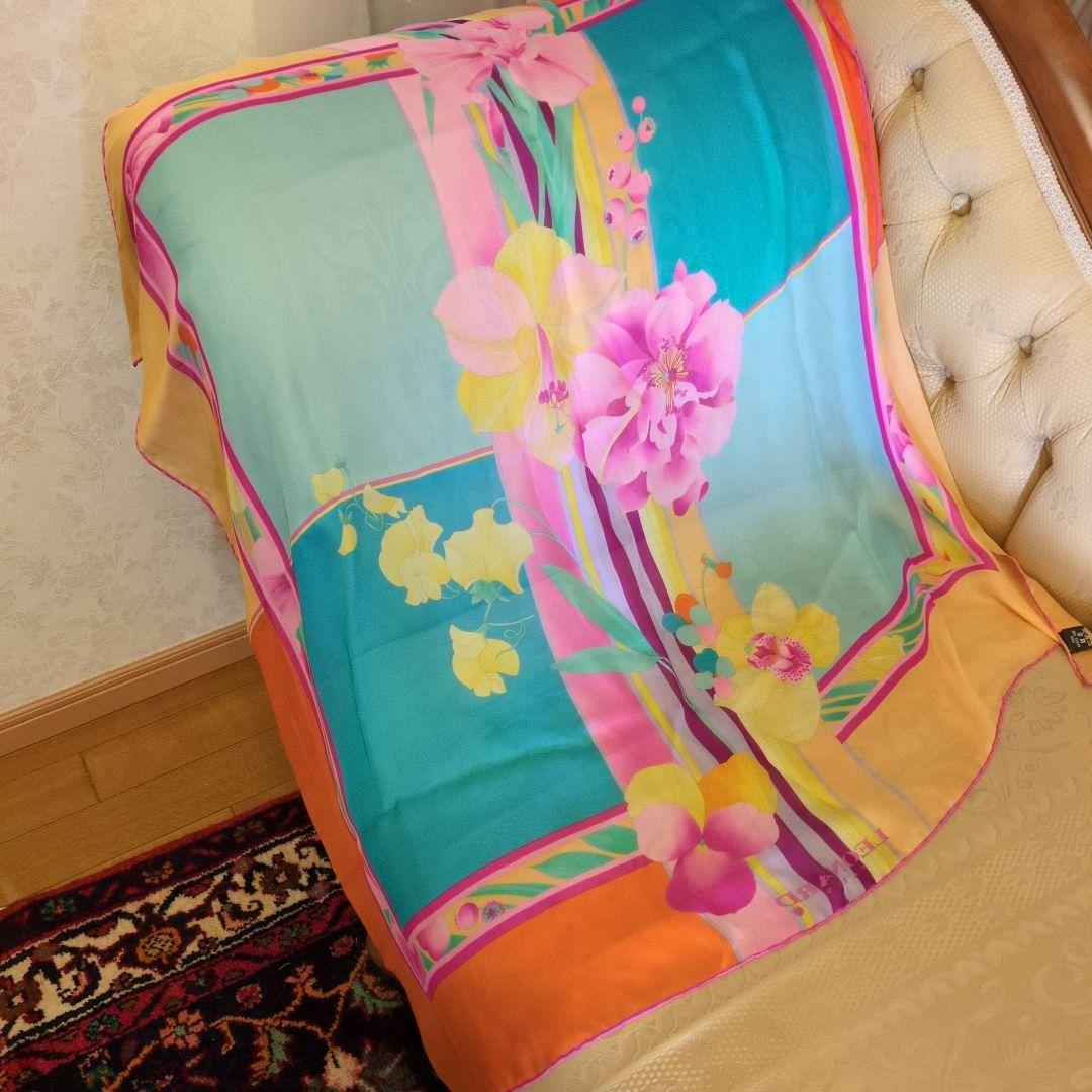 レオナール シルクスカーフ