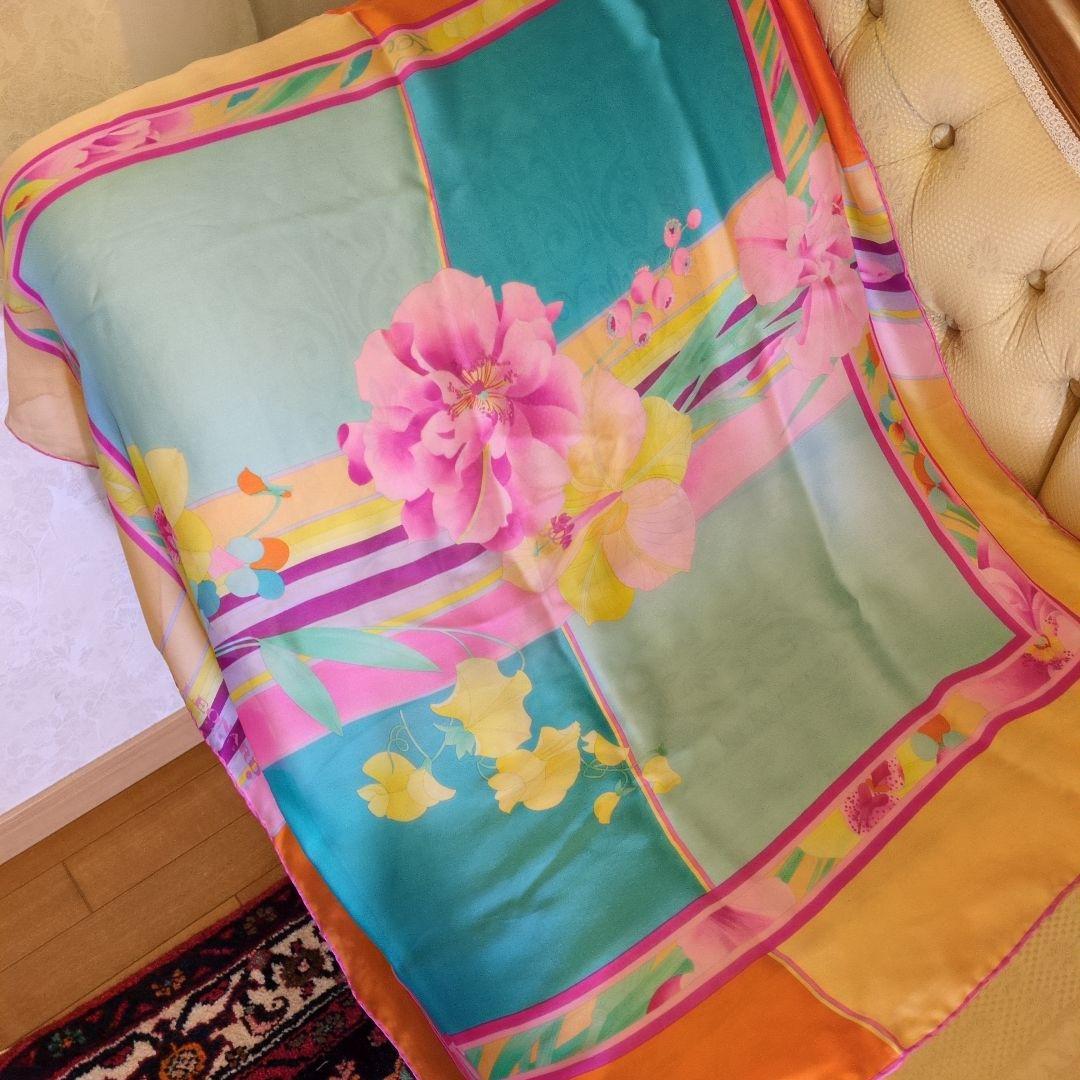 レオナール シルクスカーフ