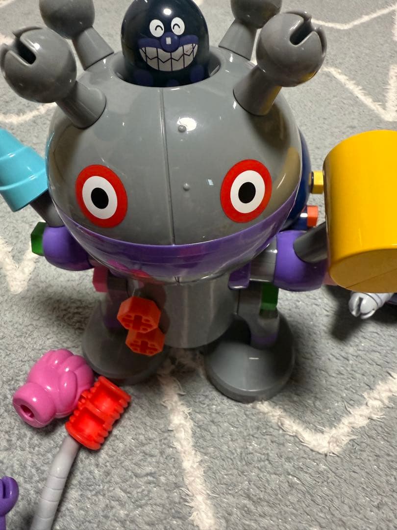 アンパンマンネジネジセット売りです