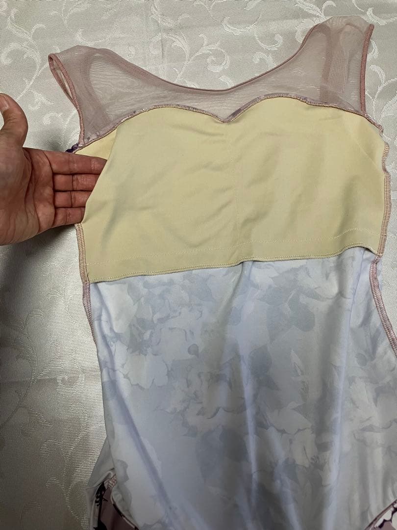 ウノアの猫柄レオタード