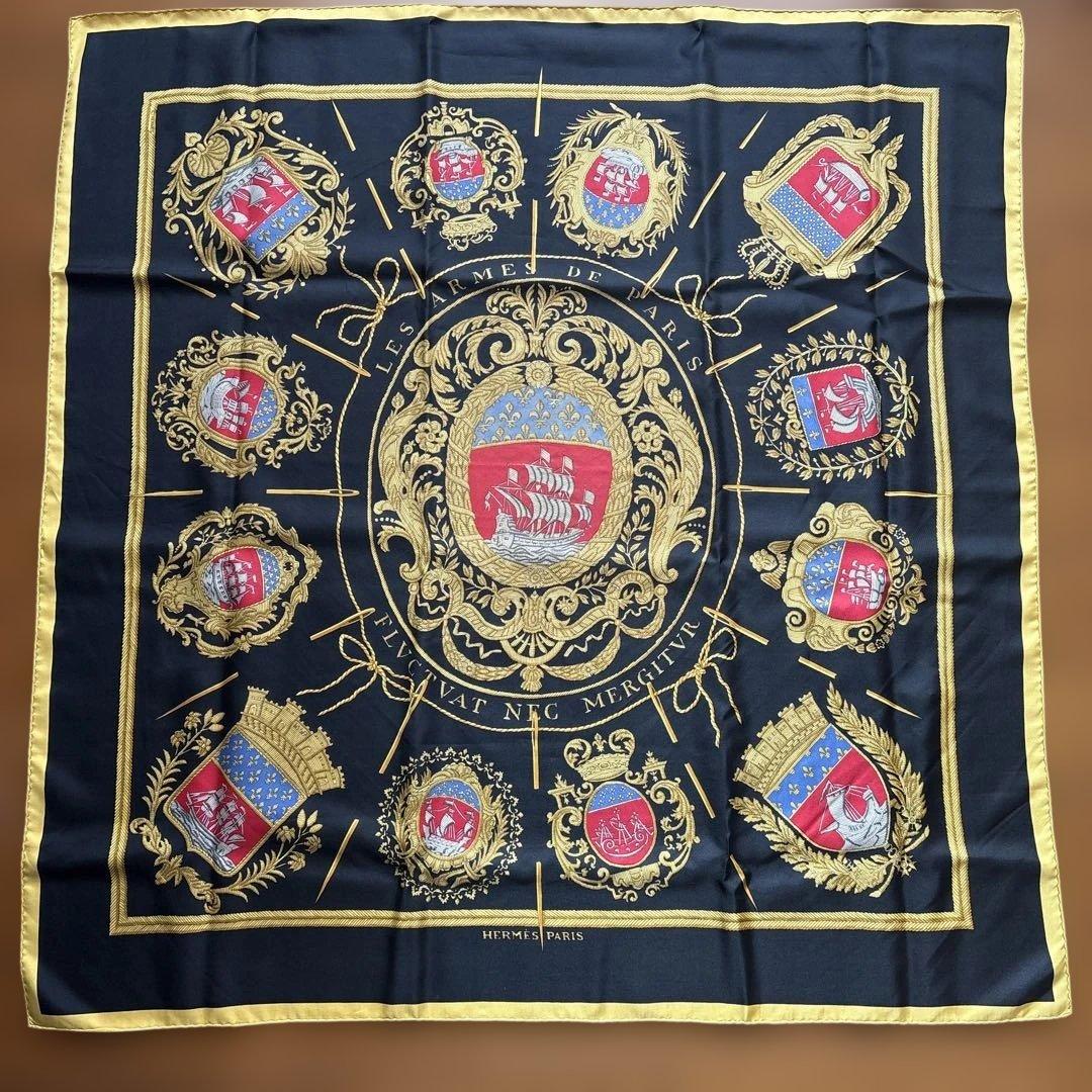 美品 エルメス カレ90 パリの紋章 シルク スカーフ 【中古】HERMES