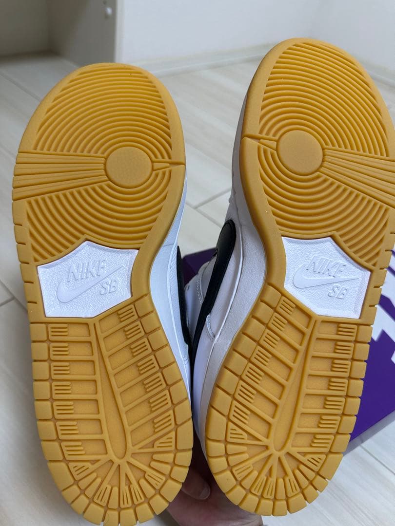 NIKE SB Dunk Low ホワイト/ブラック