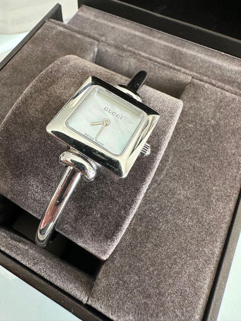 GUCCI 1900 L 腕時計 バングルウォッチ グッチ