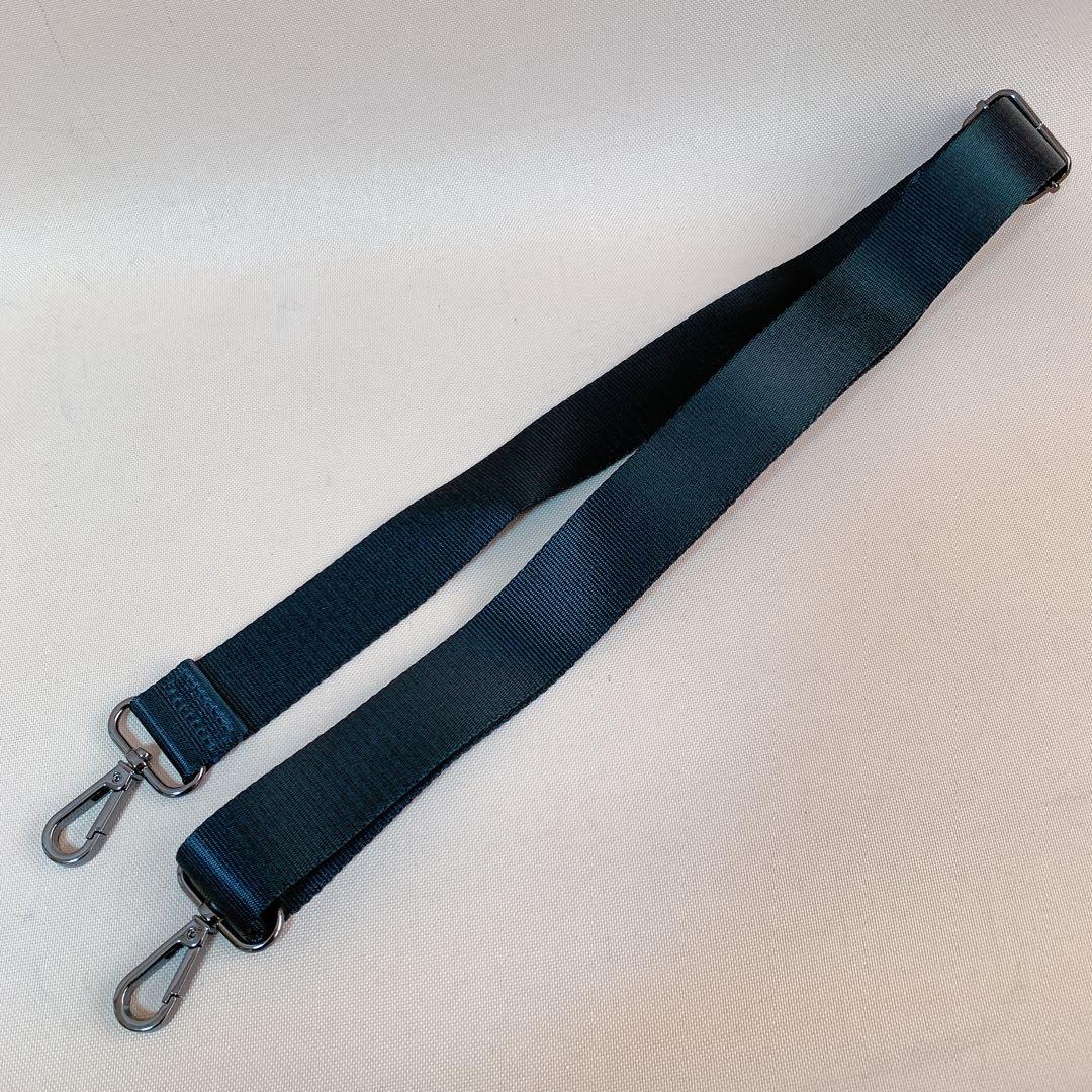 イアパピヨネ ショルダー付き 樹脂パーツトートバッグ ダルメシアン柄 M 黒