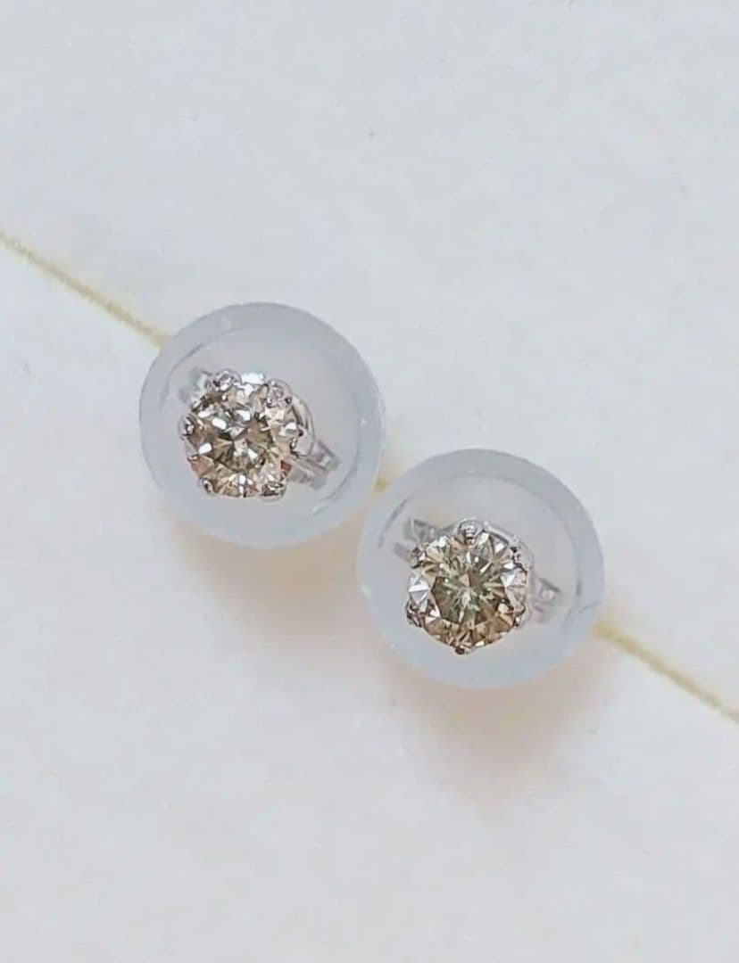 新入荷 未使用品 pt900 天然ブラウンダイヤモンド ピアス