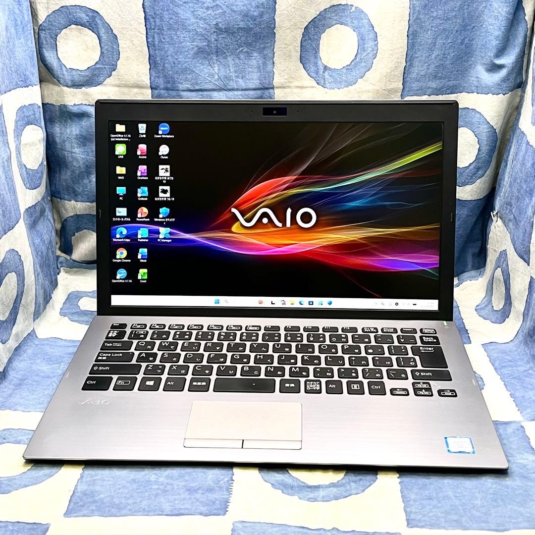 第8世代！人気VAIO♪快適SSD☆i5☆お洒落シルバーPC♪カメラ！Win11