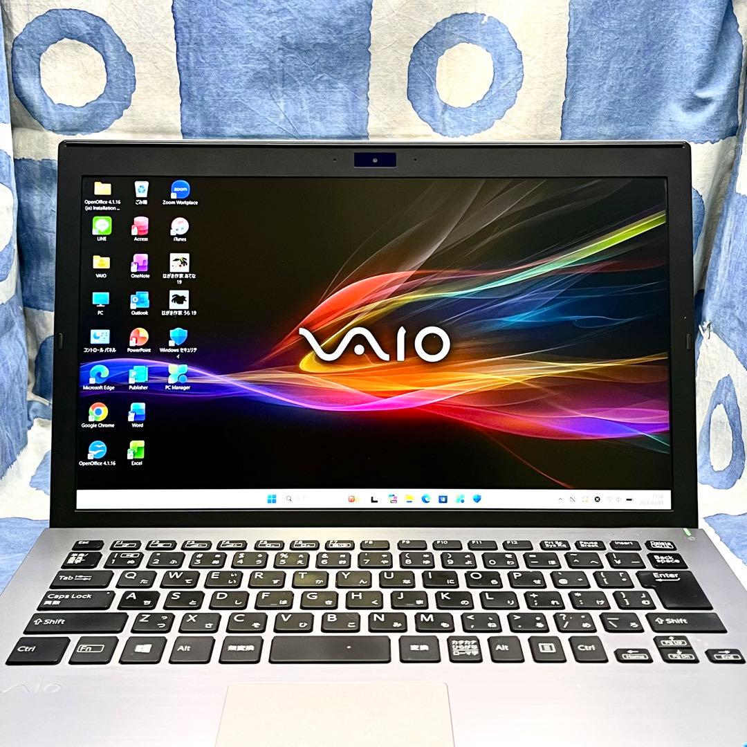 第8世代！人気VAIO♪快適SSD☆i5☆お洒落シルバーPC♪カメラ！Win11