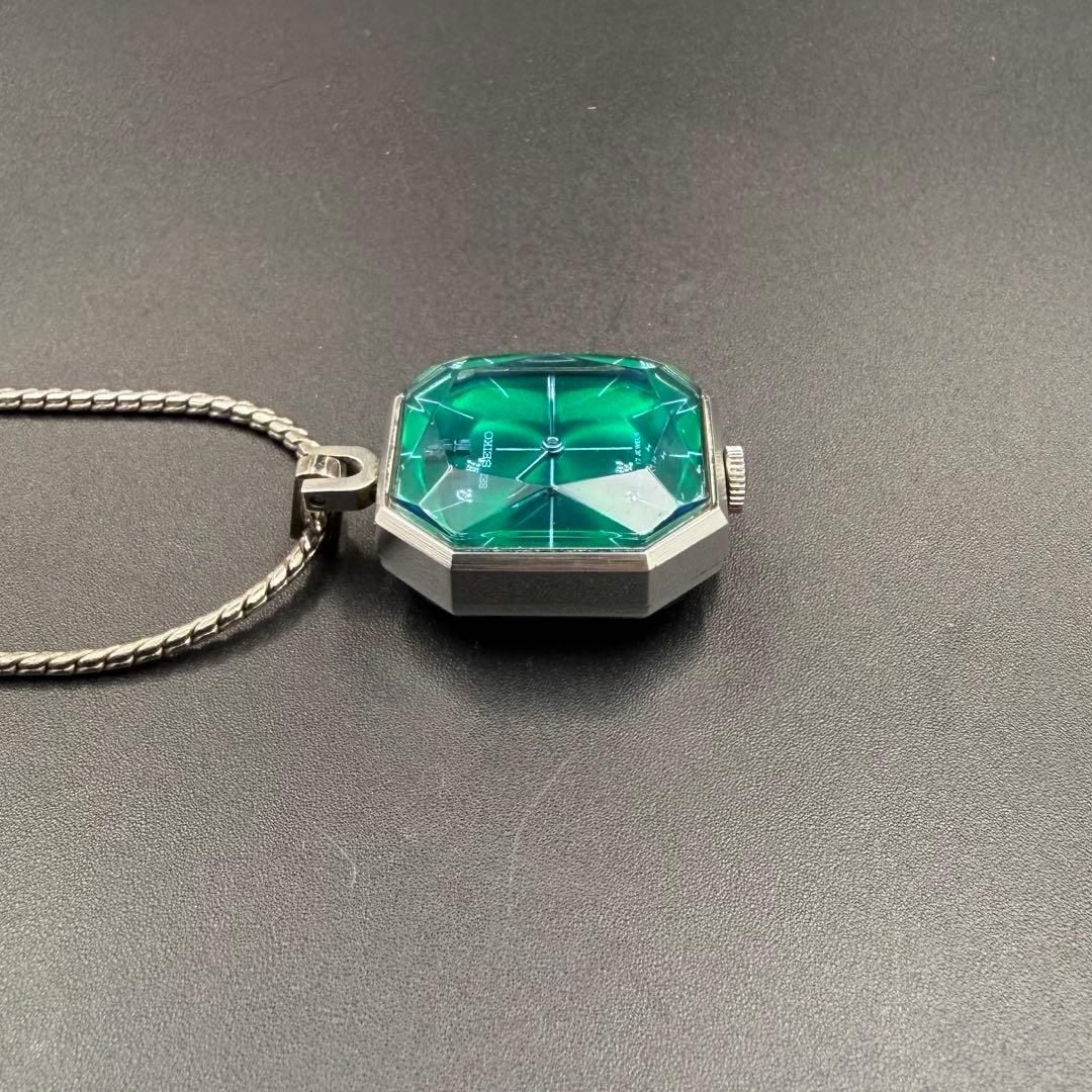 SEIKO 手巻き ペンダントウォッチ 11-3710 裏スケ 多面カットガラス