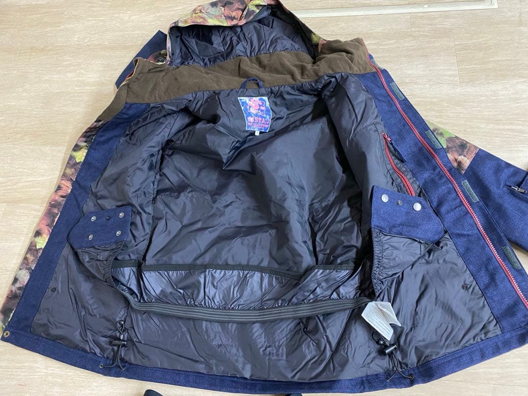 スノーボードウェア　女性用　上下セット　4回使用 SISTA.J/NIKITA