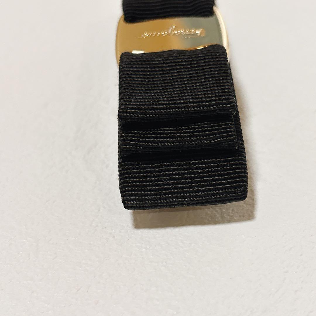 サルヴァトーレフェラガモ ヴァラリボン バレッタ ゴールド ブラック