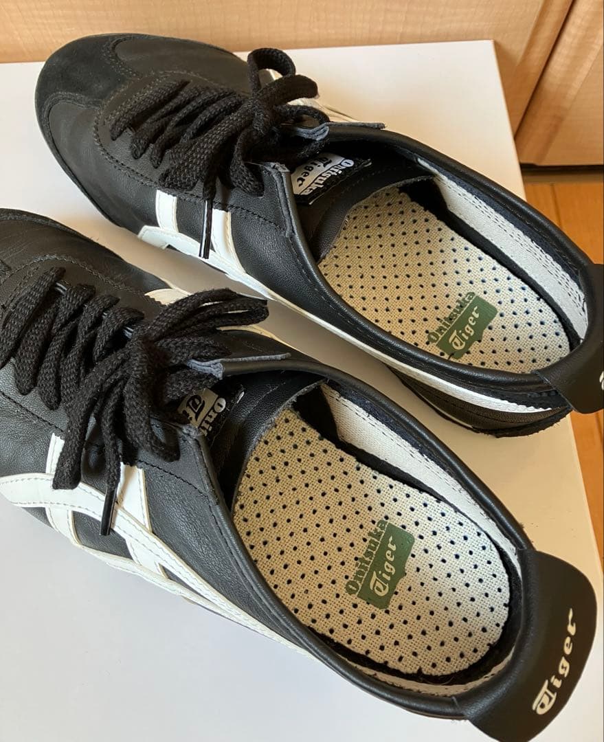 Onitsuka Tiger メキシコ66 ブラック/ホワイト スニーカー