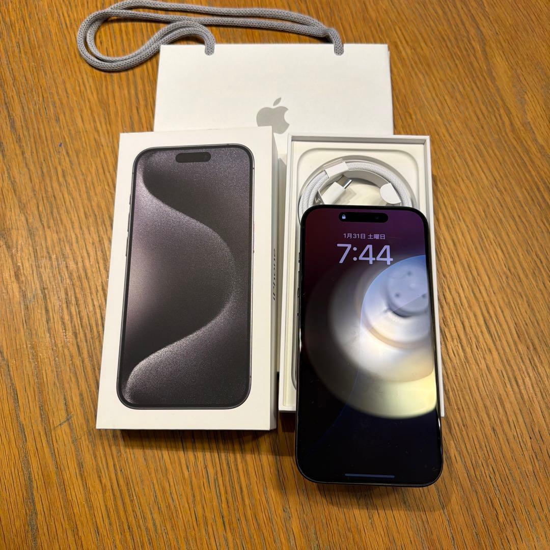 Apple iPhone 15 Pro スペースブラック 本体