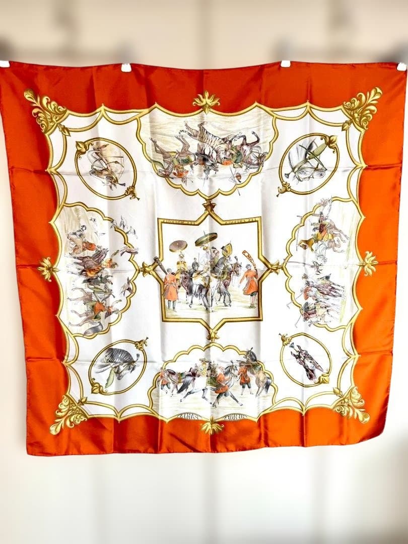 HERMÈS エルメス カレ90 シルクスカーフ オレンジ×ホワイト