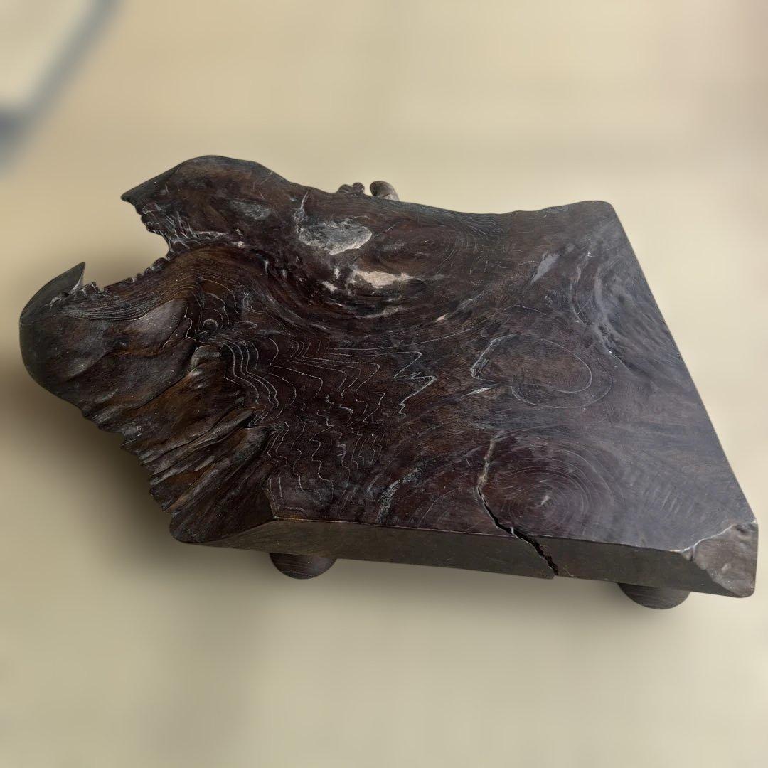 木製ダークブラウン置物 自然な形状