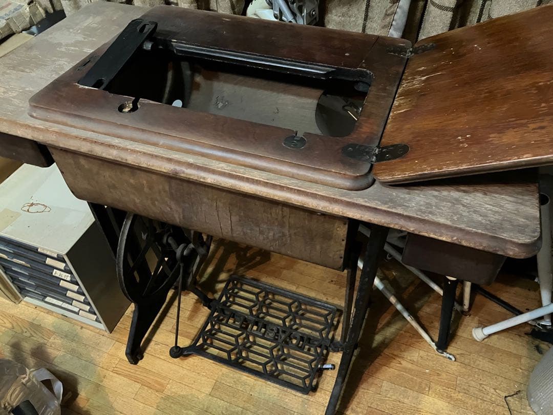 ミシン台　テーブルの脚用　アンティーク　引取り