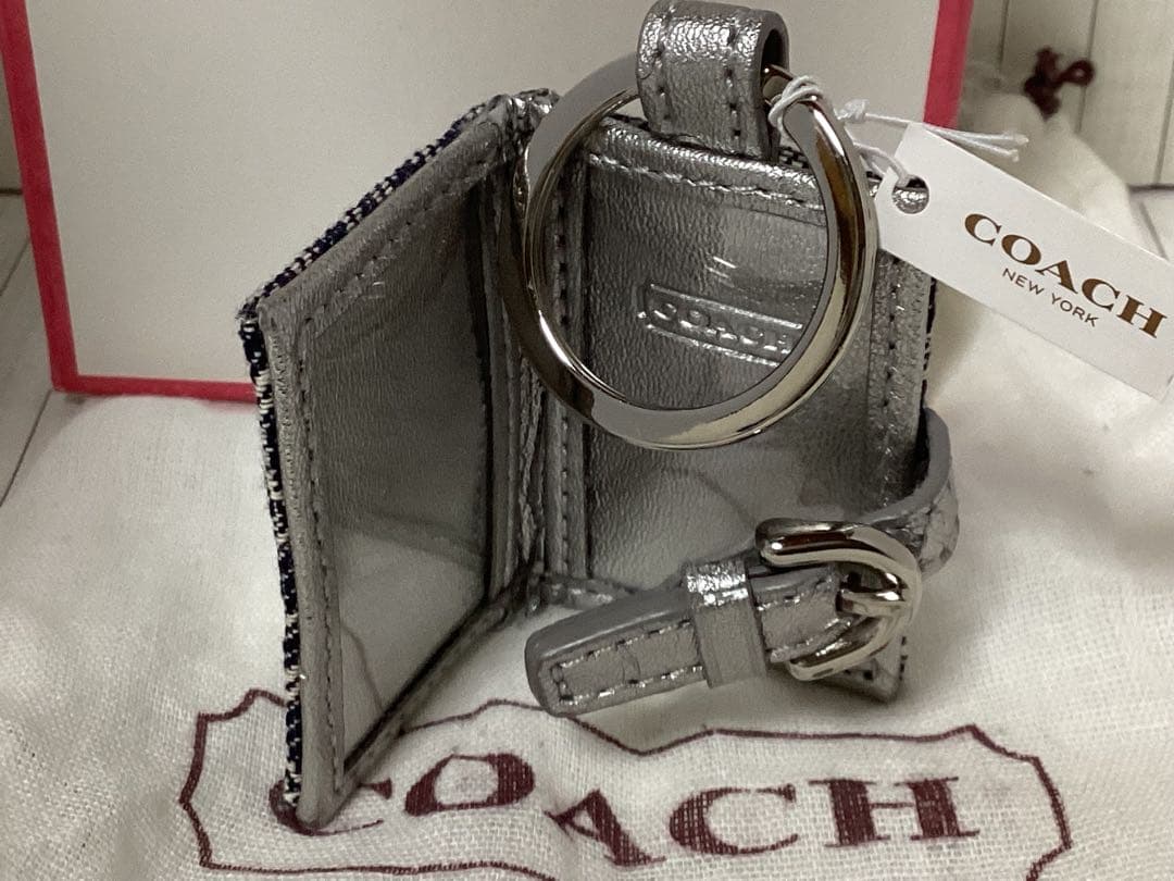 未使用タグ付きコーチCOACH キーリング ネイビー/シルバー写真入れ手帳型本物
