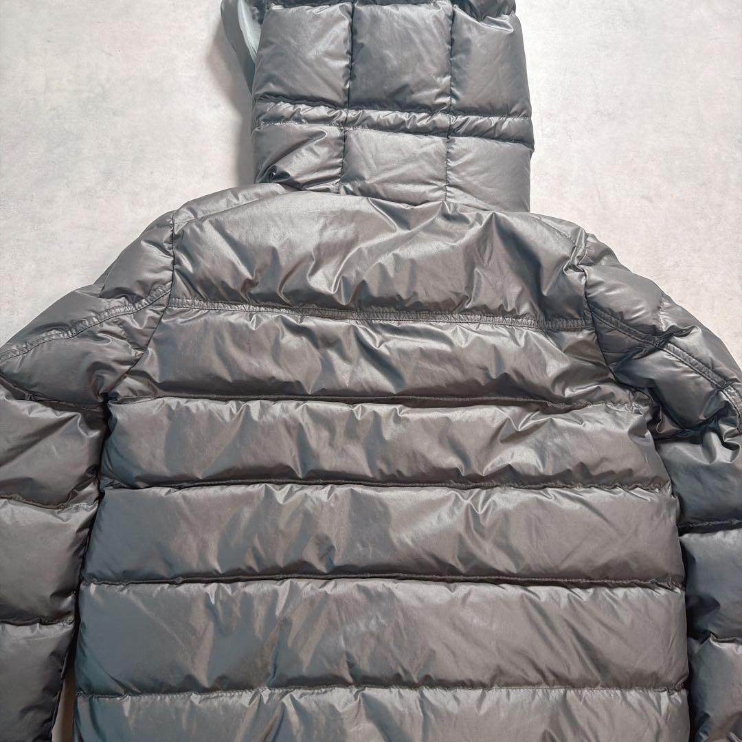 MONCLER モンクレール ダウンジャケット ワッペン フリル グレー フード